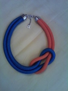 Necklace with 2 climbers orange laces