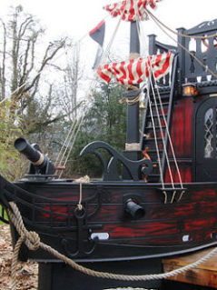 Extreme Pirate Ship Clubhouse 1