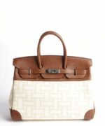 Great Sales On Designers Handbags 3
