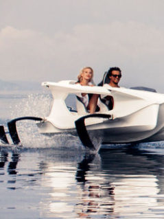 Quadrofoil - Electric Hydrofoiling Watercraft 1