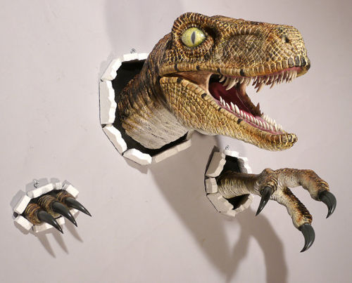 Realistic Wallbursting Velociraptor & Claw Set 1