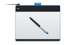 Wacom Intuos Pen and Touch Medium Tablet 1